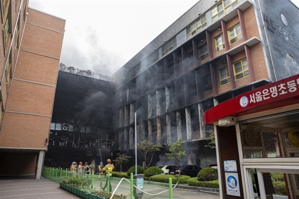 산업표준화법에 따라 학교는 한국산업표준인 KS 인증제품을 우선 구매 및 사용하도록 규정하고 있다. 사진=젠픽스