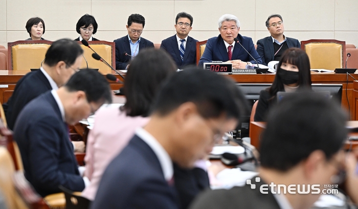 김홍일 방송통신위원장 후보자 인사청문회 열려