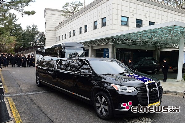 [포토] 故 이선균 발인, '마지막 떠나는 길