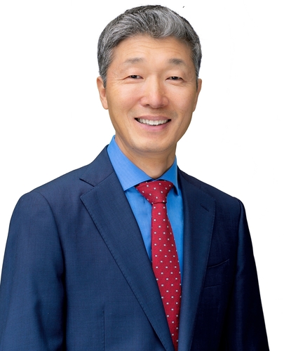 이봉주 웅진씽크빅 대표가 이번 달 사임했다. (사진=웅진씽크빅)