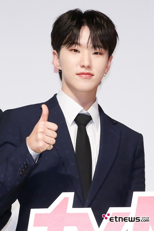 [포토] 세븐틴 호시, '박력있게 엄지척'