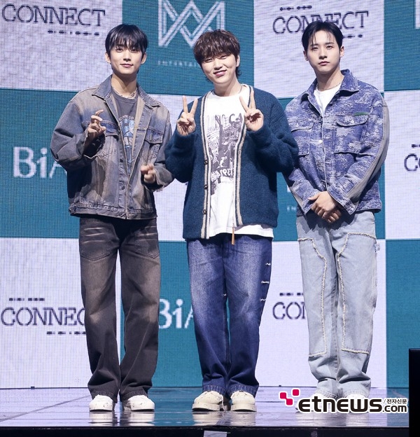 [포토] B1A4, '13주년 맞이한 아이돌'