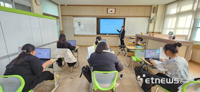 KT충남충북광역본부가 지난해 대전, 충청권역 6개 고등학교를 대상으로 ITQ자격 취득 교육을 진행했다.