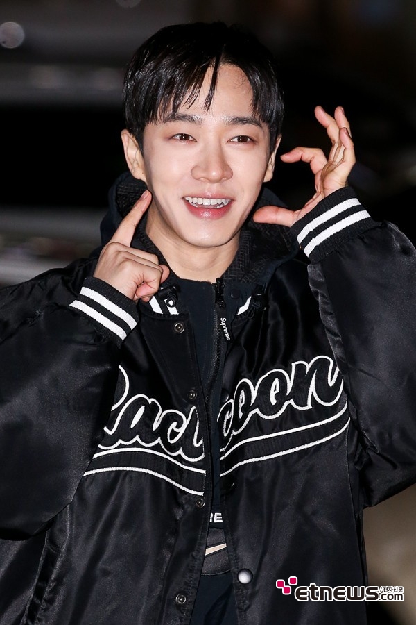 [포토] 이기광, '하트~콕콕'