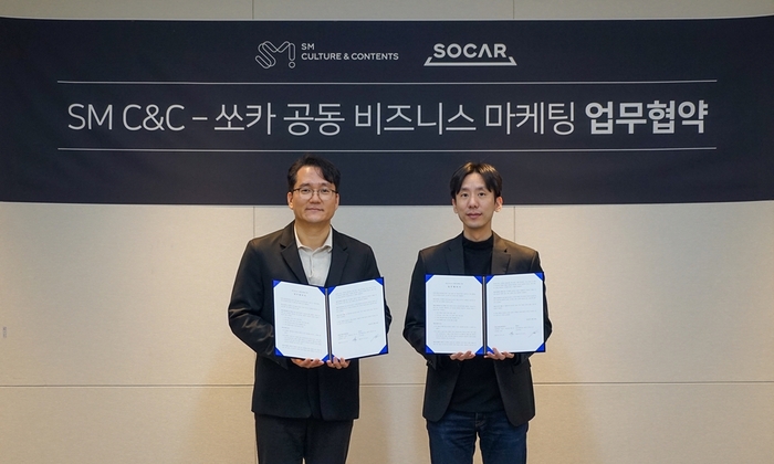 남궁철 SM C&C 대표(왼쪽)와 박재욱 쏘카 대표