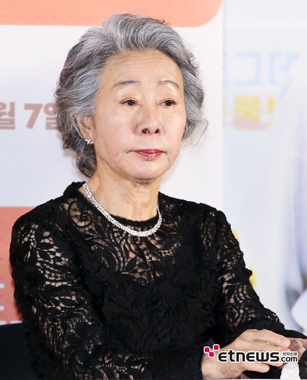 [포토] 윤여정, '믿고 보는 연기'