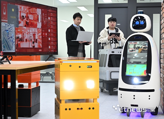 AI 고도화로 자율주행 순찰로봇 성능 UP