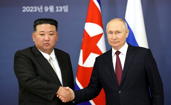 김정은 북한 국무위원장과 블라디미르 푸틴 러시아 대통령. 사진=TASS/크렘린궁