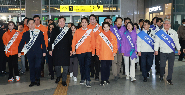 합동 설 귀성인사 나선 '제3지대' 주요 인사들