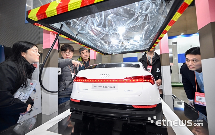 질식소화포로 전기차 화재 진압