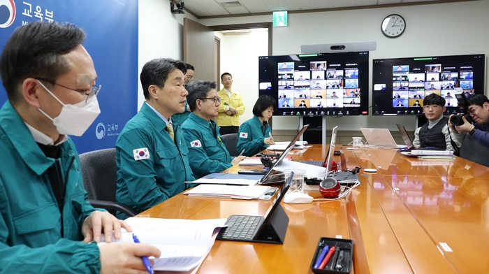 이주호 부총리 겸 교육부 장관이 28일 의대 운영 대학 총장 간담회에서 모두발언을 하고 있다.[교육부 제공]