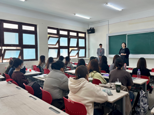 예르생달랏대학교 한국어 전공 학생과의 간담회. 사진=경희사이버대학교.