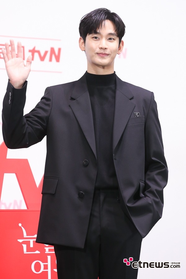 [ET포토] 김수현, '별 그대 시절과 다를바 없는 얼굴'