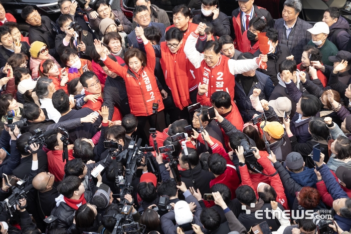 동작 찾은 한동훈 총괄선대위원장