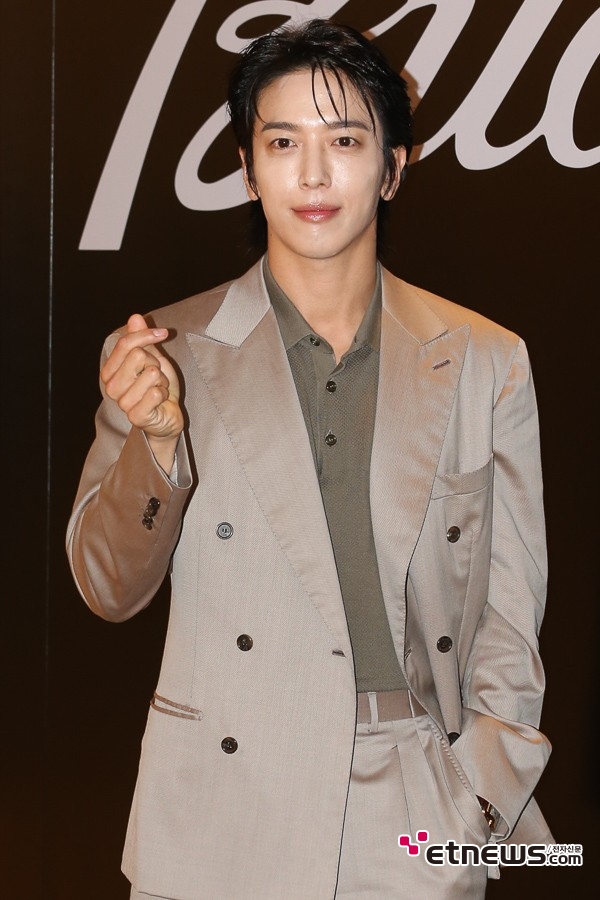 [ET포토] 정용화, '존잘남의 하트'