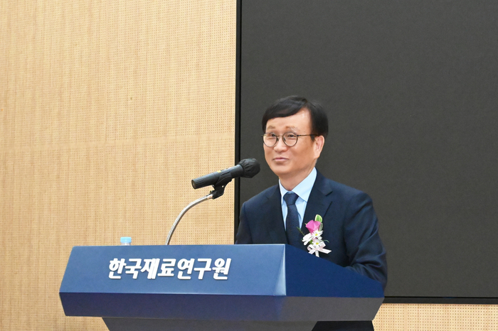 최철진 한국재료연구원 제7대 원장이 취임사를 하고 있다.