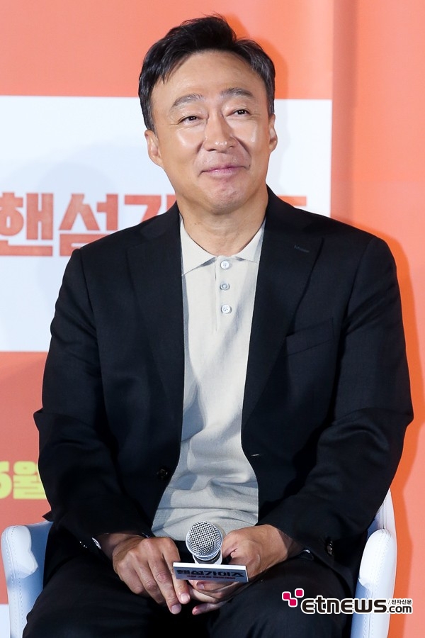 [ET포토] 이성민, '이번에는 재벌이나 정치인 아닙니다'