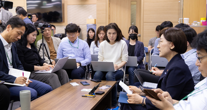 28일 정부세종청사에서 열린 한화진 환경부 장관 기자간담회 현장