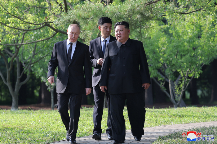 푸틴도, 김정은도 서명했다… '전쟁 시 군사 원조' 북러 비준