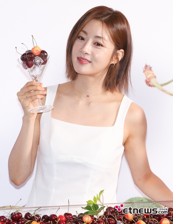 [ET포토] 강소라, '체리는 미모에 좋아요'