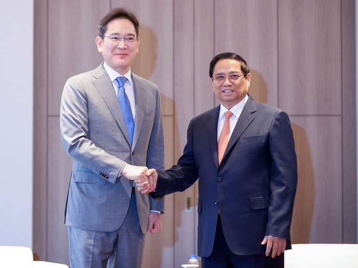 이재용 회장 베트남 총리 만나 “삼성베트남에 3년간 투자 강력히 확대할 것”