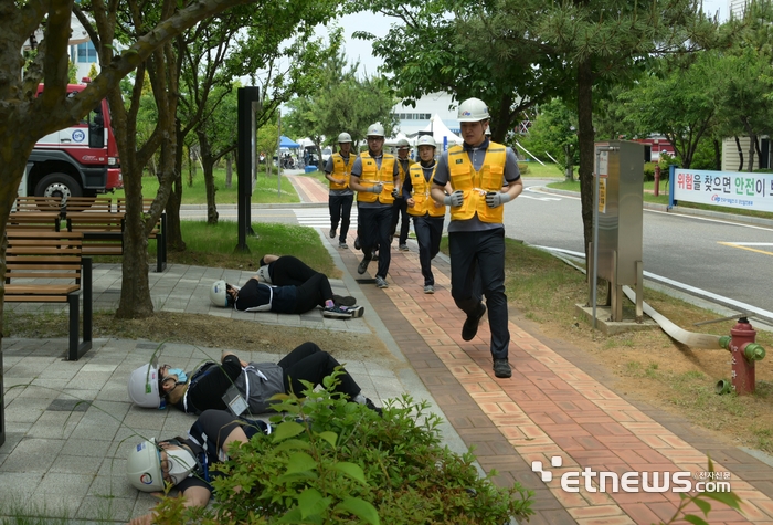 한국서부발전은 9일 행정안전부가 발표한 중앙재난관리평가, 안전한국훈련 평가에서 3년 연속 '우수' 등급을 획득했다. 사진은 지난 5월 군산발전본부에서 진행한 안전한국훈련 장면