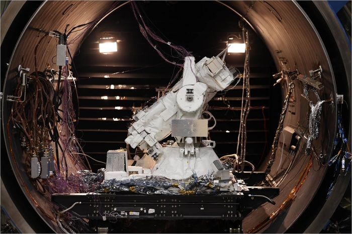 한국천문연구원과 미국 항공우주국(NASA)이 공동 개발한 태양 코로나그래프(CODEX).