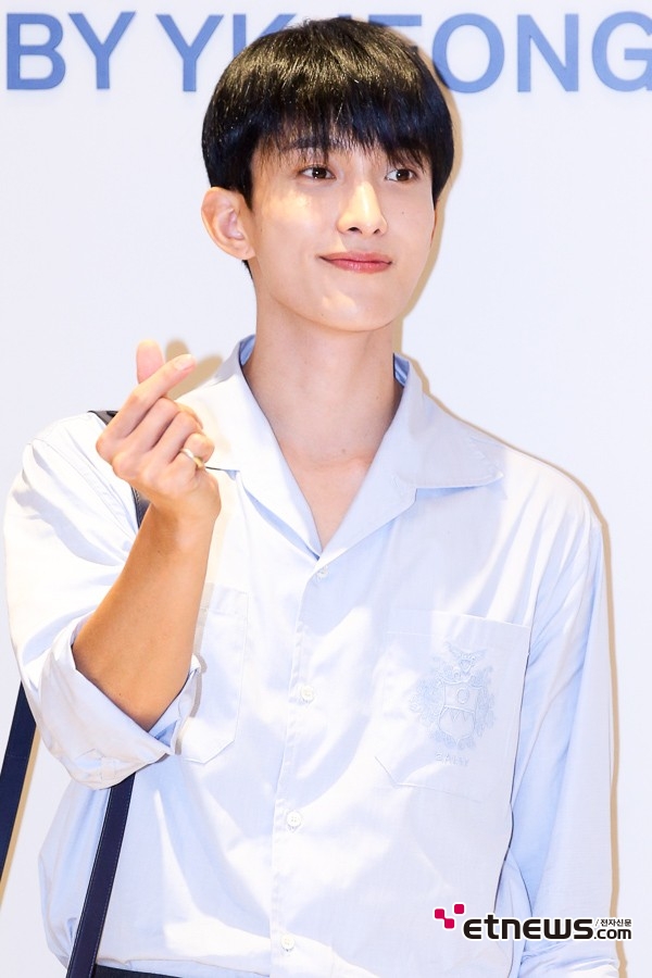 [ET포토] 세븐틴 도겸, '스윗하트'