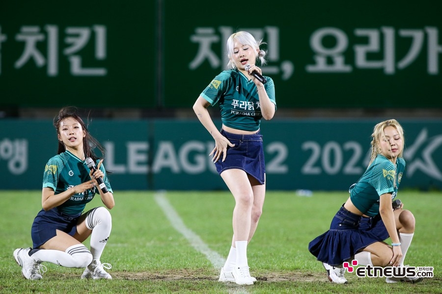 [ET포토] 쓰리피스, '열적적인 무대'