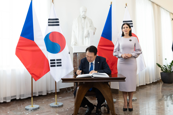 대통령실, 체코 원전 최종 수주 확신..“체코, 韓 외에 대안은 없다”