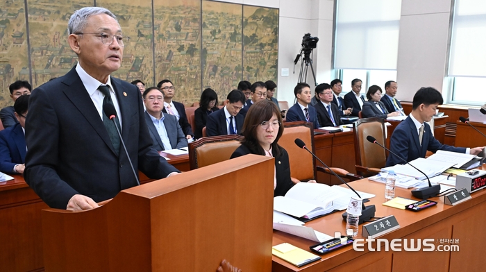 모두발언 하는 유인촌 장관