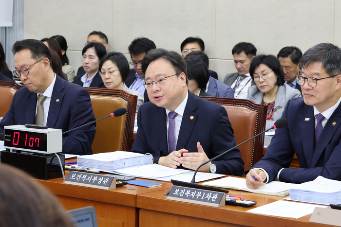 조규홍 보건복지부 장관이 7일 서울 여의도 국회에서 열린 보건복지위원회의 국정감사에서 더불어민주당 서미화 의원의 질의에 답하고 있다. (사진=연합뉴스)