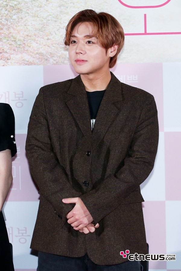 [ET포토] 박지훈, '영화 평이 궁금해요'