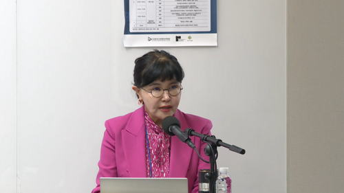 개회사 하는 강소영 다큐멘터리학회장. 사진=한국다큐멘터리학회, 서울디지털대학교.