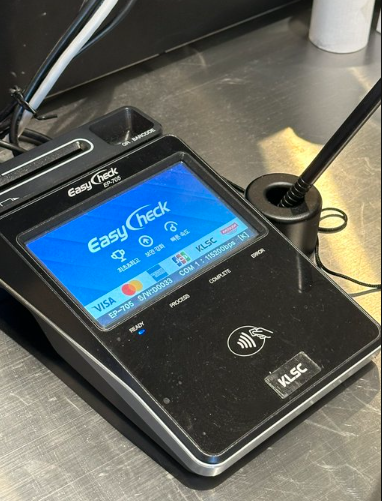 KLSC 마크가 부착된 결제 단말기가 시중에 보급 확대되고 있는 것으로 나타났다. (출처:https://x.com/oui_done)