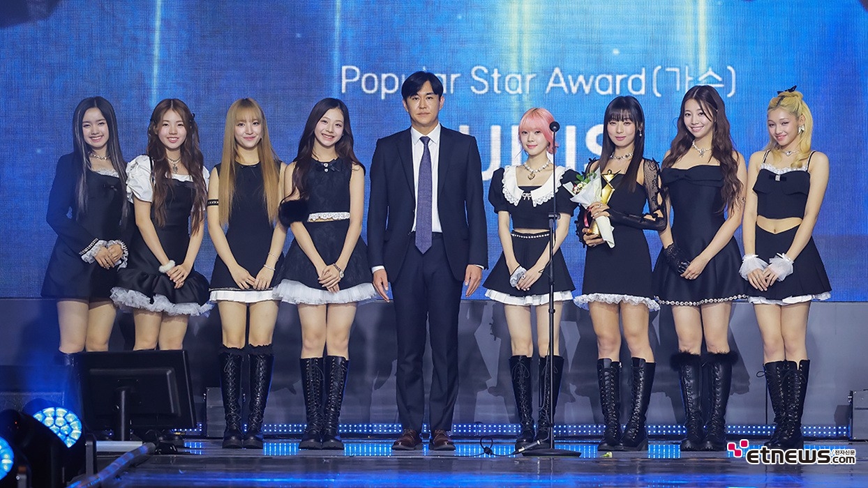 [ET포토] 유니스, '2024 아시아모델어워즈 가수부문 인기상' 