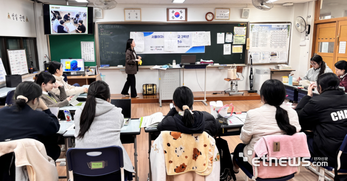 전자신문은 6일 서울여상 3학년을 대상으로 중소기업이해 연수 교육을 실시했다.