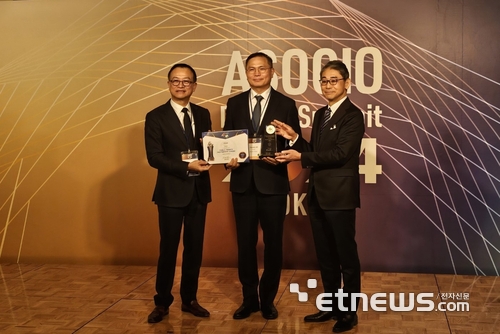 이춘식 씨에스리 대표가 DX Award Public/Private Partnership Award 부문에서 수상했다.