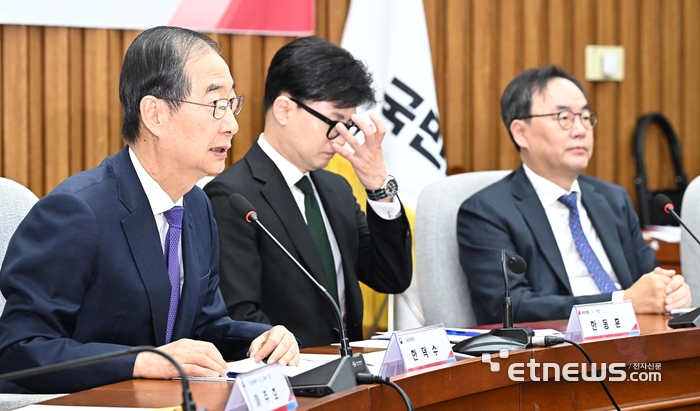 한덕수 “의료개혁, 의사 수만 늘리는 것 아냐”