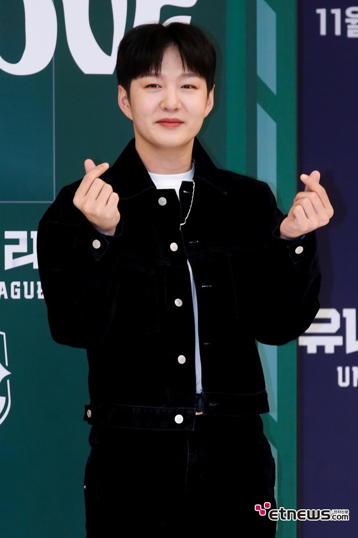 [ET포토] 이창섭, '팀 그루브 대장의 하트'