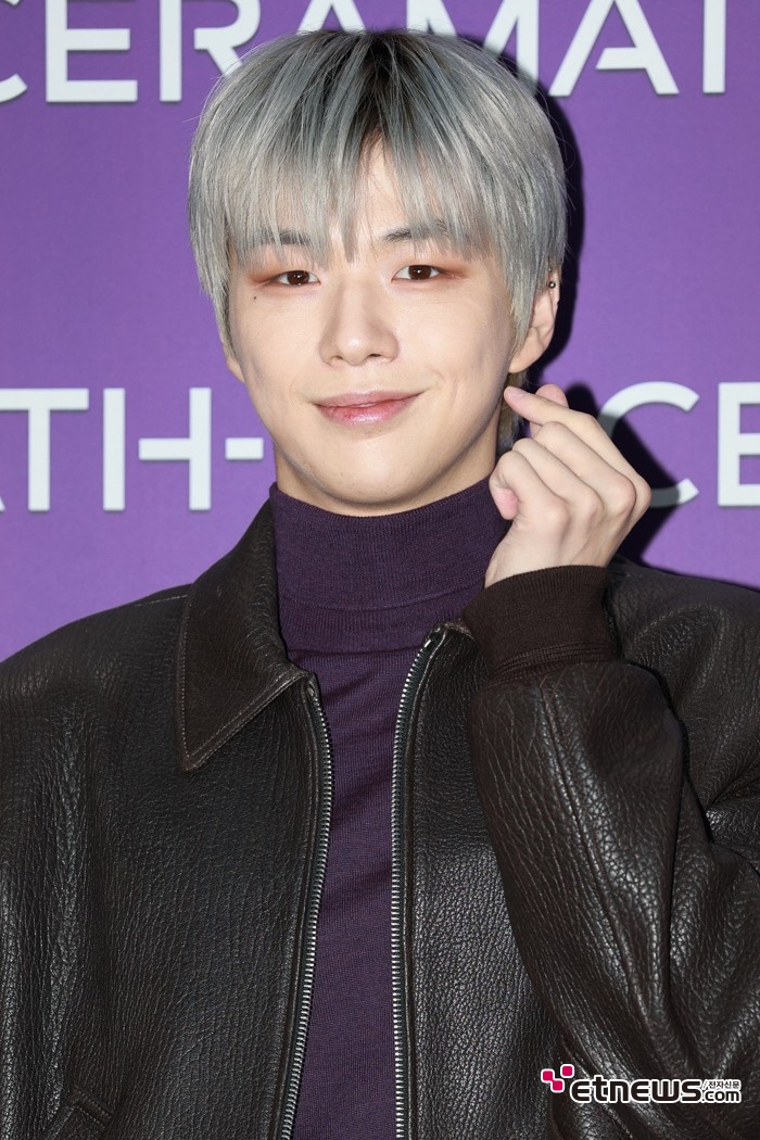 [ET포토] 강다니엘, '스위트한 눈맞춤'