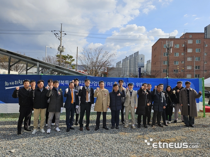 전북테크노파크는 28일 서울과학기술대학교, 컴퍼니위, 에쓰에쓰컴퍼니와 바나듐 레독스 흐름전지(VRFB) 기반 에너지 자립형 전기차 충전 스테이션 테스트베드 인프라 구축을 완료하고 준공식을 개최했다.