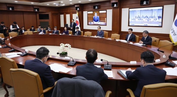 한덕수 국무총리가 5일 서울 종로구 정부서울청사에서 열린 국정현안관계장관회의에서 발언하고 있다. [연합뉴스]