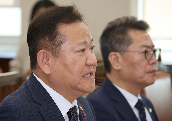 이상민 행정안전부 장관이 5일 국회에서 윤석열 대통령의 비상계엄 선포·해제 경위와 관련 현안 질의를 위해 열린 행정안전위원회 전체회의에서 발언하고 있다. 연합뉴스.