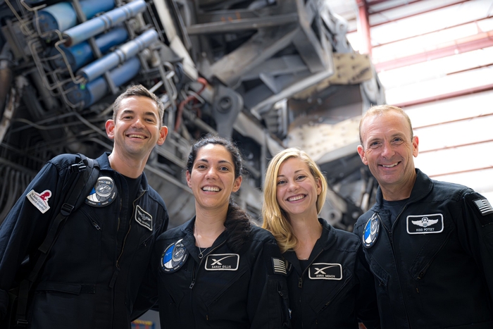 미 항공우주국(NASA) 차기 국장으로 지명된 재러드 아이잭먼 시프트4 창업자(사진 맨 왼쪽). 사진=재러드 아이잭먼 엑스 캡처