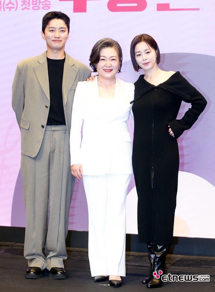 [ET포토] 인교진-김해숙-서영희, '가족같은 한컷'