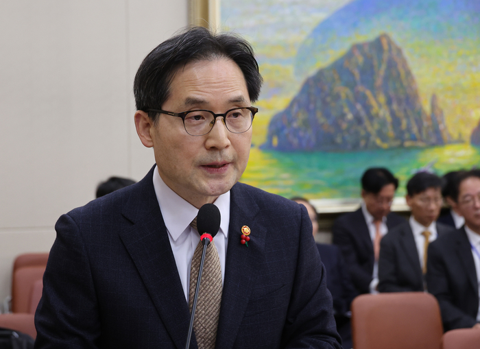 한기정 공정거래위원장이 지난해 12월 18일 국회에서 열린 정무위원회 전체회의에서 현안보고를 하고 있다. 연합뉴스.