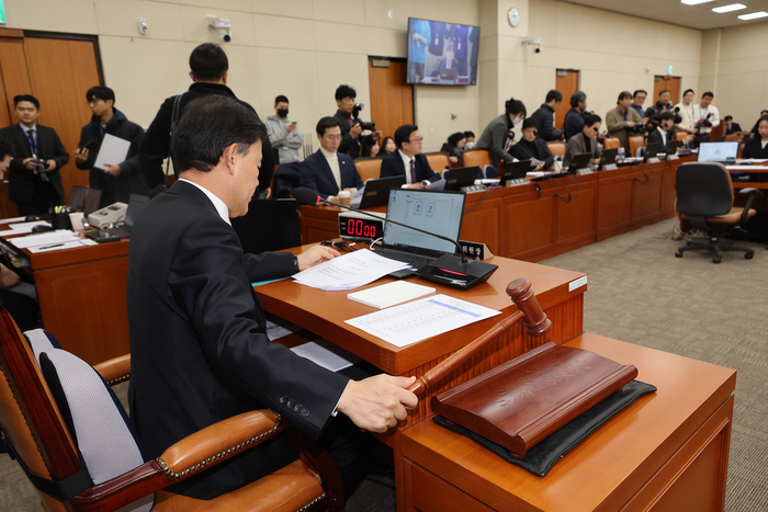 여야, 정무위서도 '내란' 놓고 출동…'김용민' 윤리위 제소