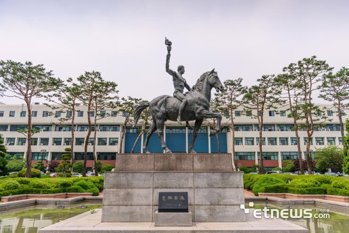 아주대학교 전경.