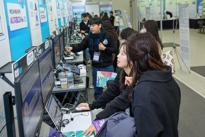 [에듀플러스]천재교육·천재교과서, 재의 요구권 행사 앞두고 공론화 나서